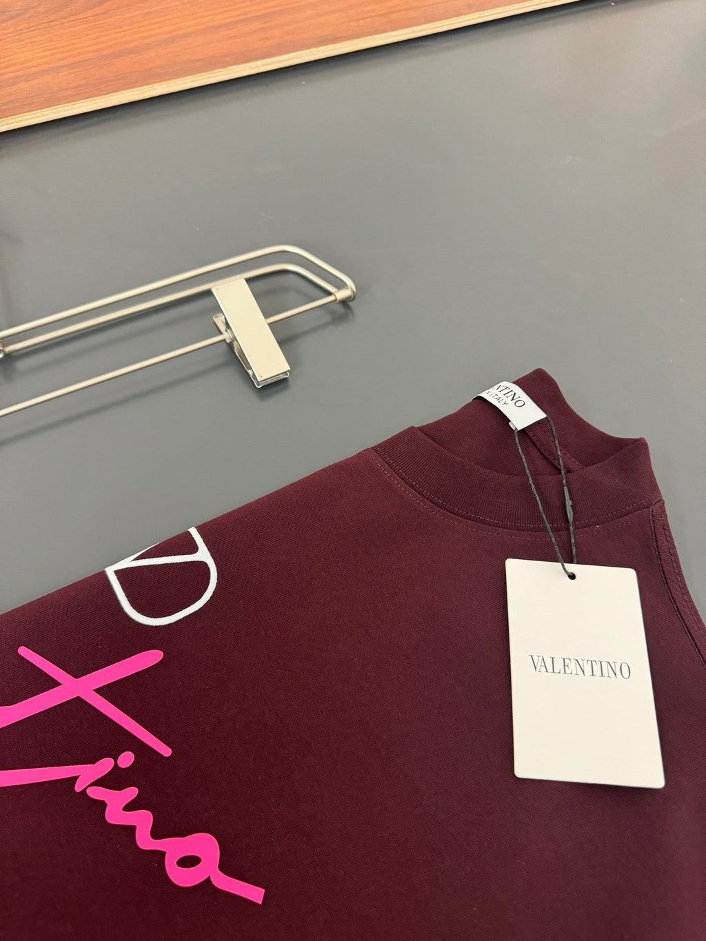 V - TSHIRT