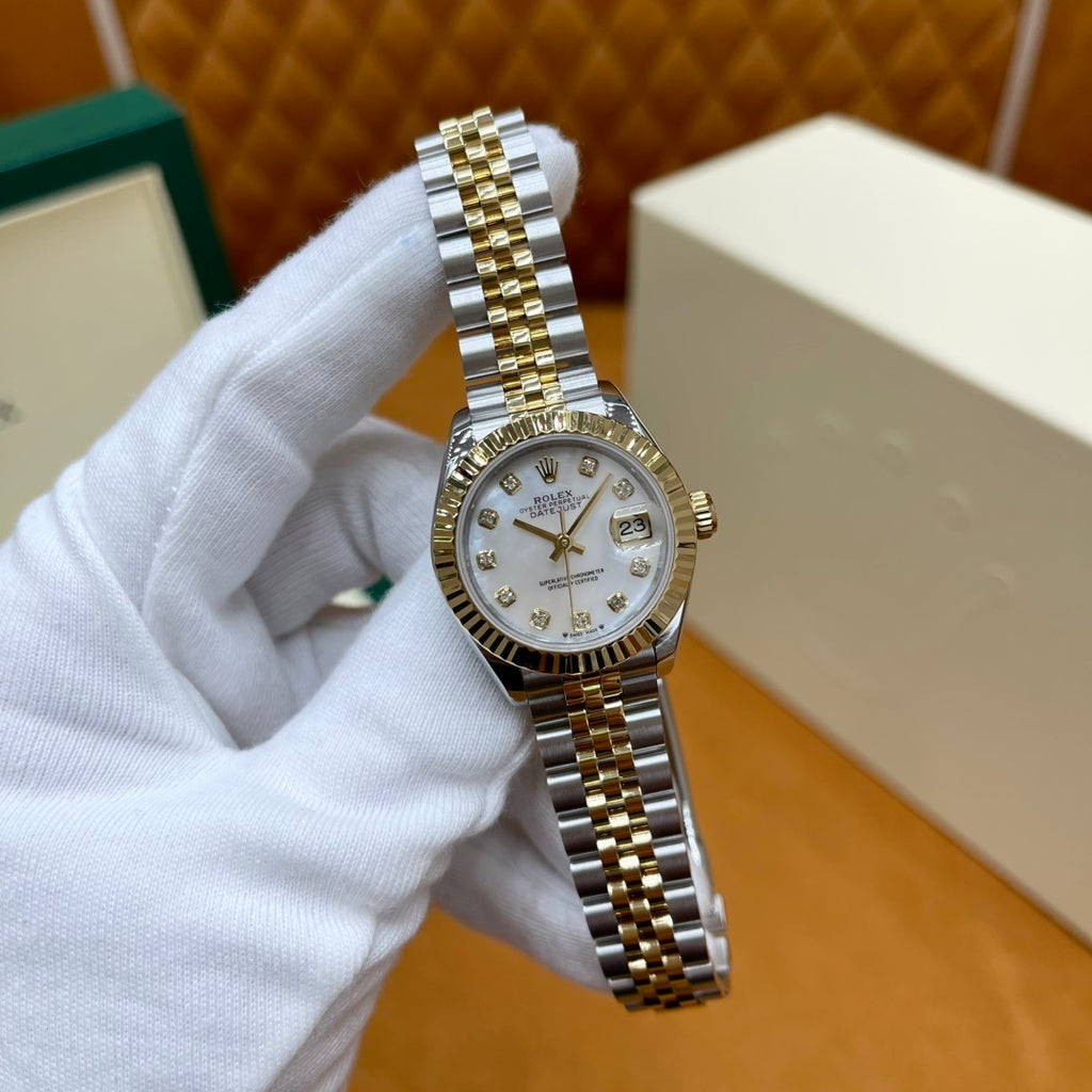 M - Watch