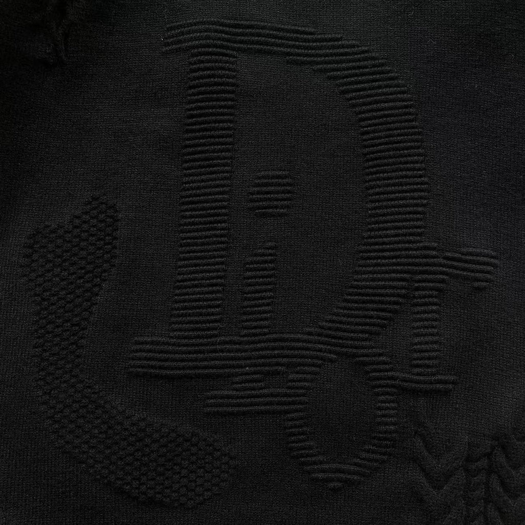 D - SWEATER
