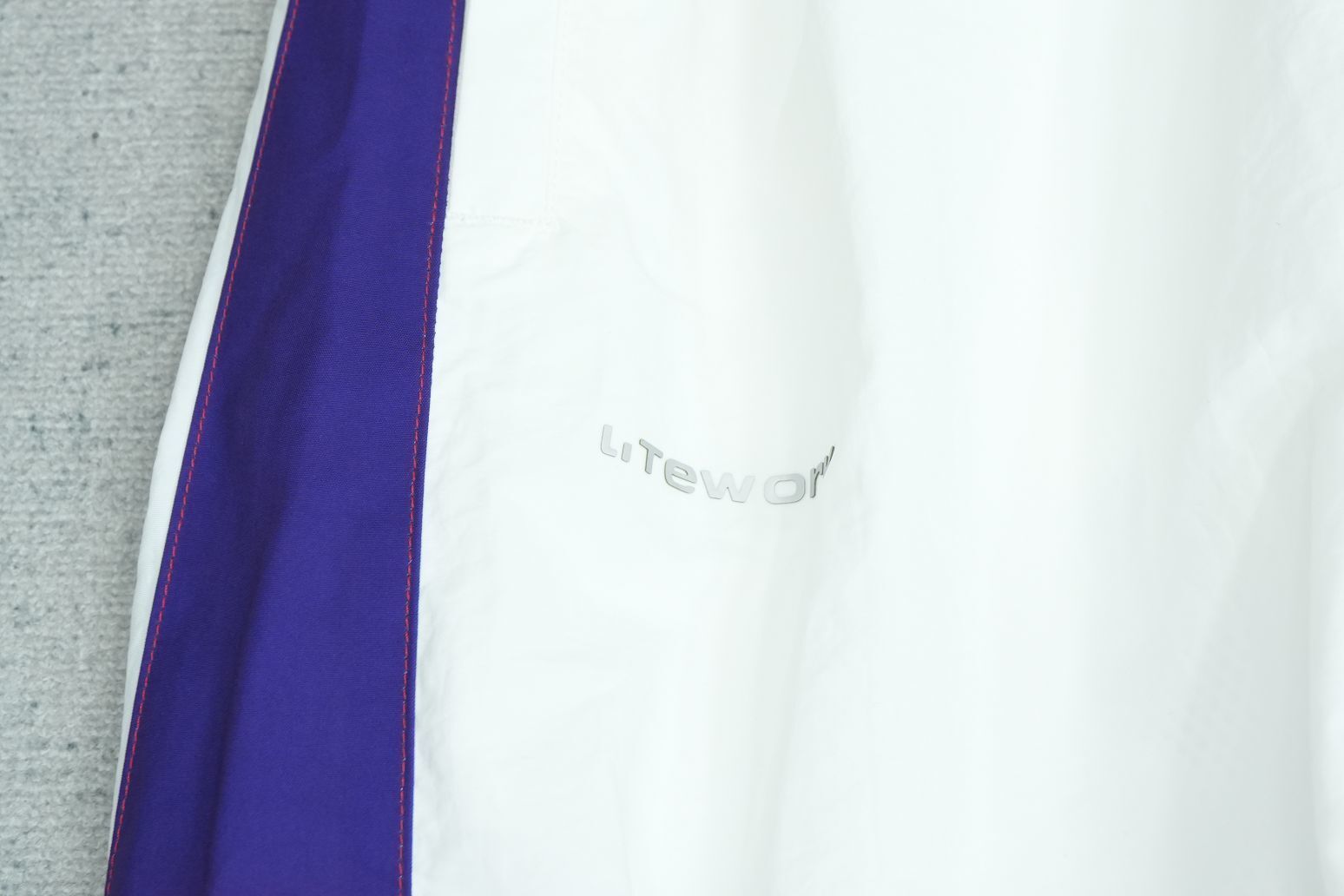 C - SWEATPANTS