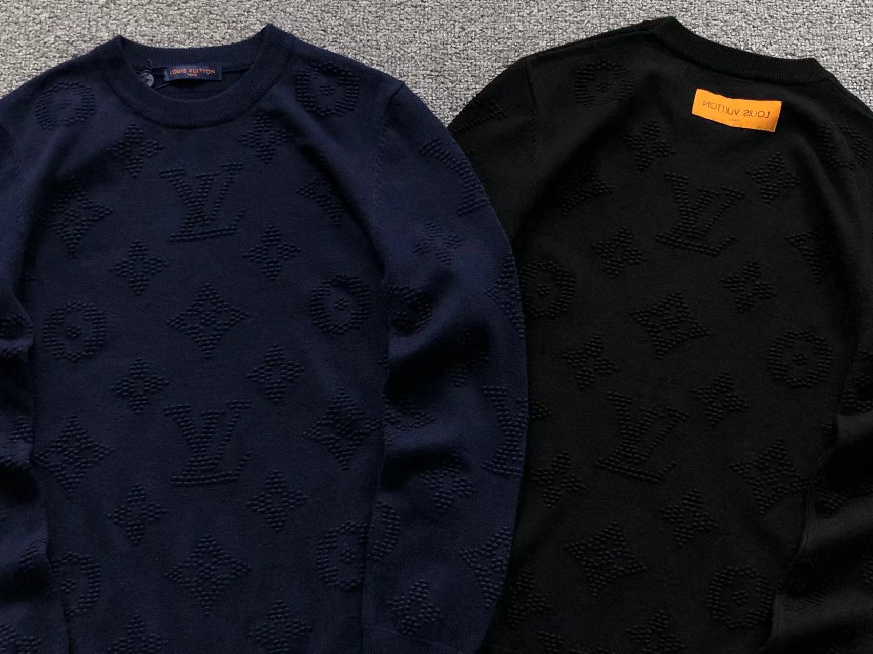 L - SWEATER