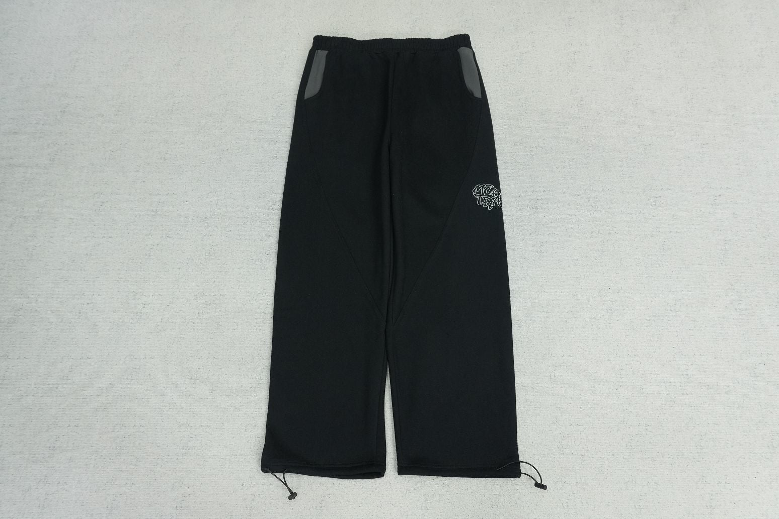 M - SWEATPANTS