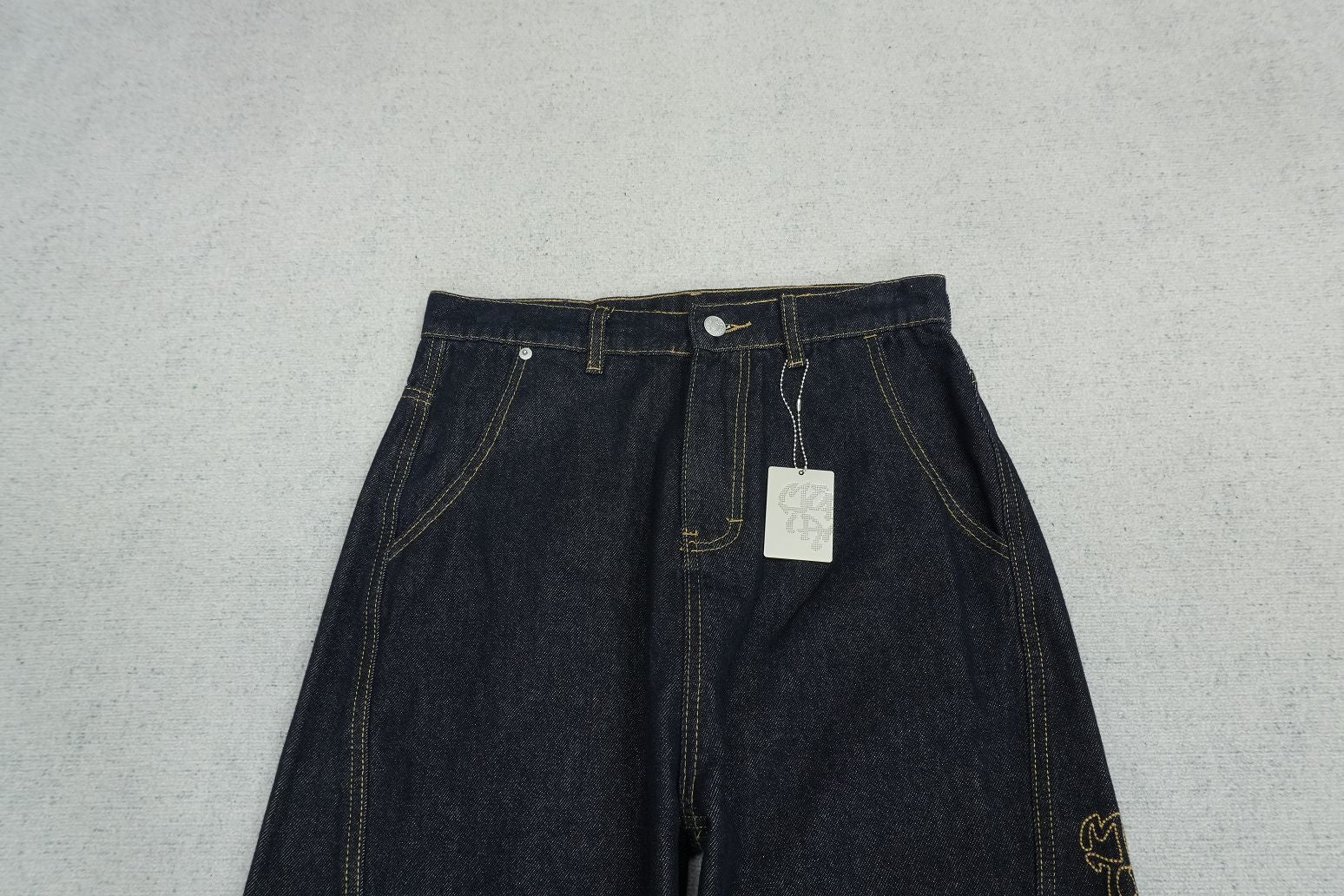 M - JEANS