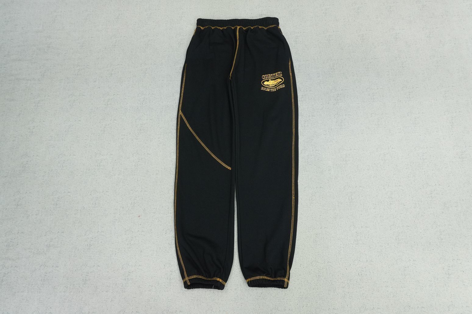 C - SWEATPANTS
