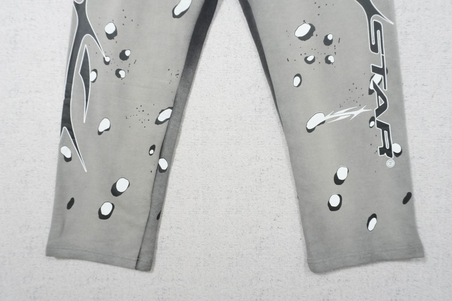 H - SWEATPANTS