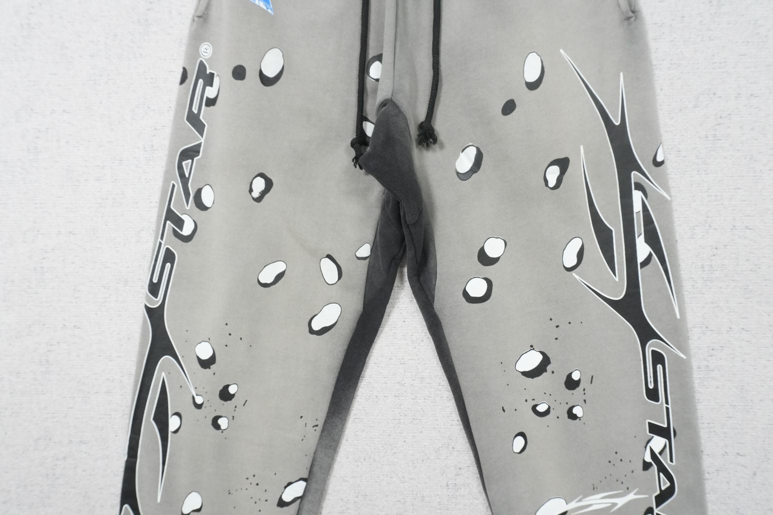 H - SWEATPANTS