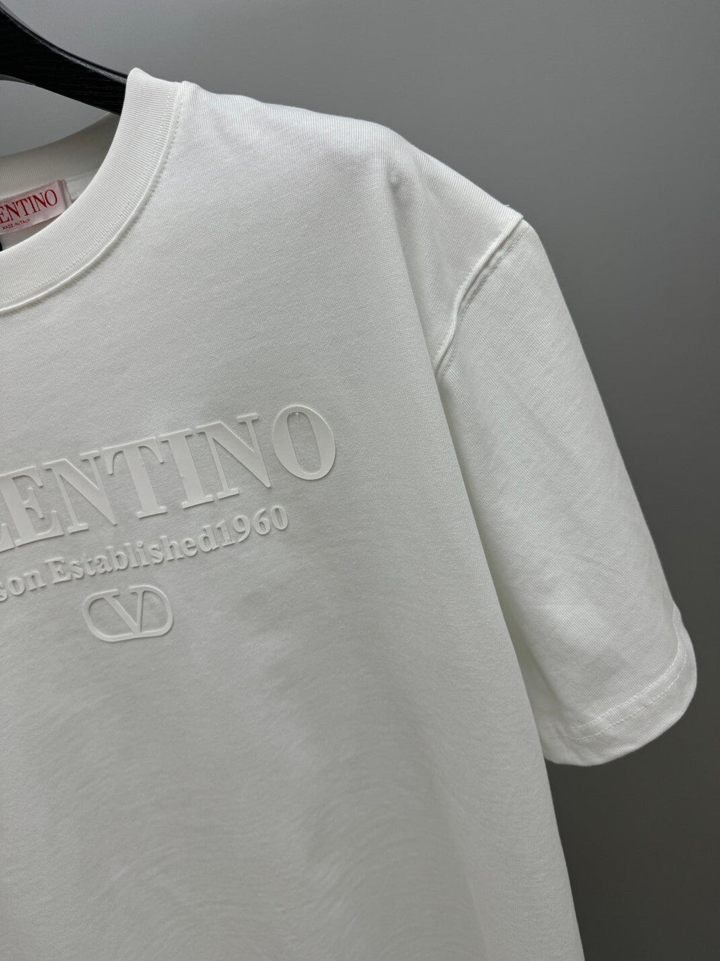 V - TSHIRT