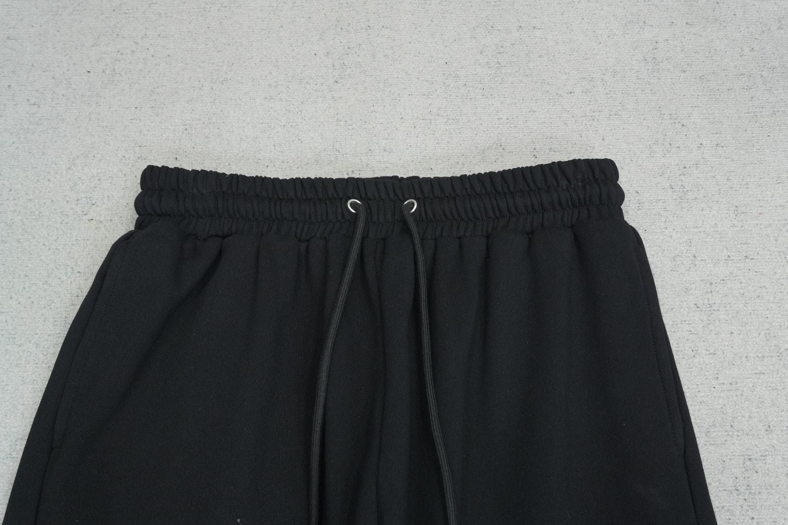 G - SWEATPANTS