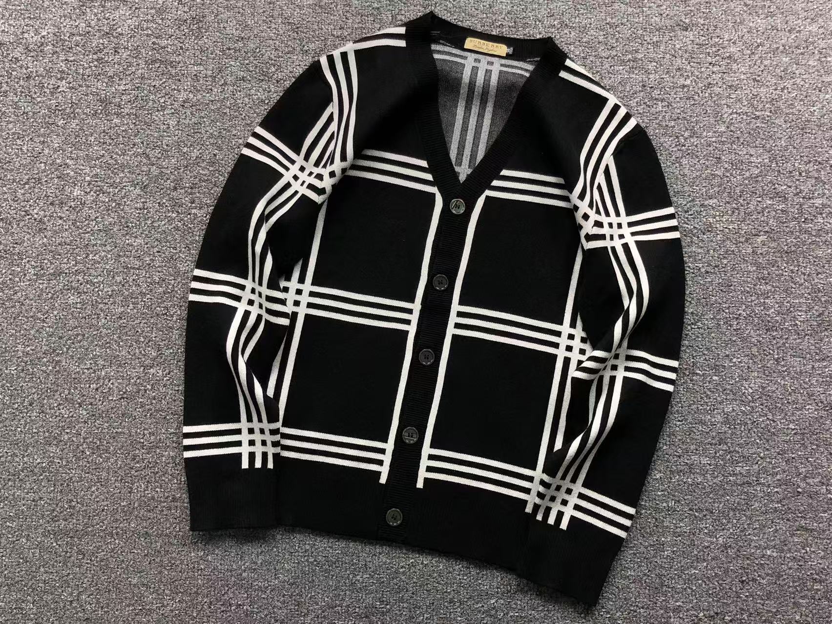 B - SWEATER