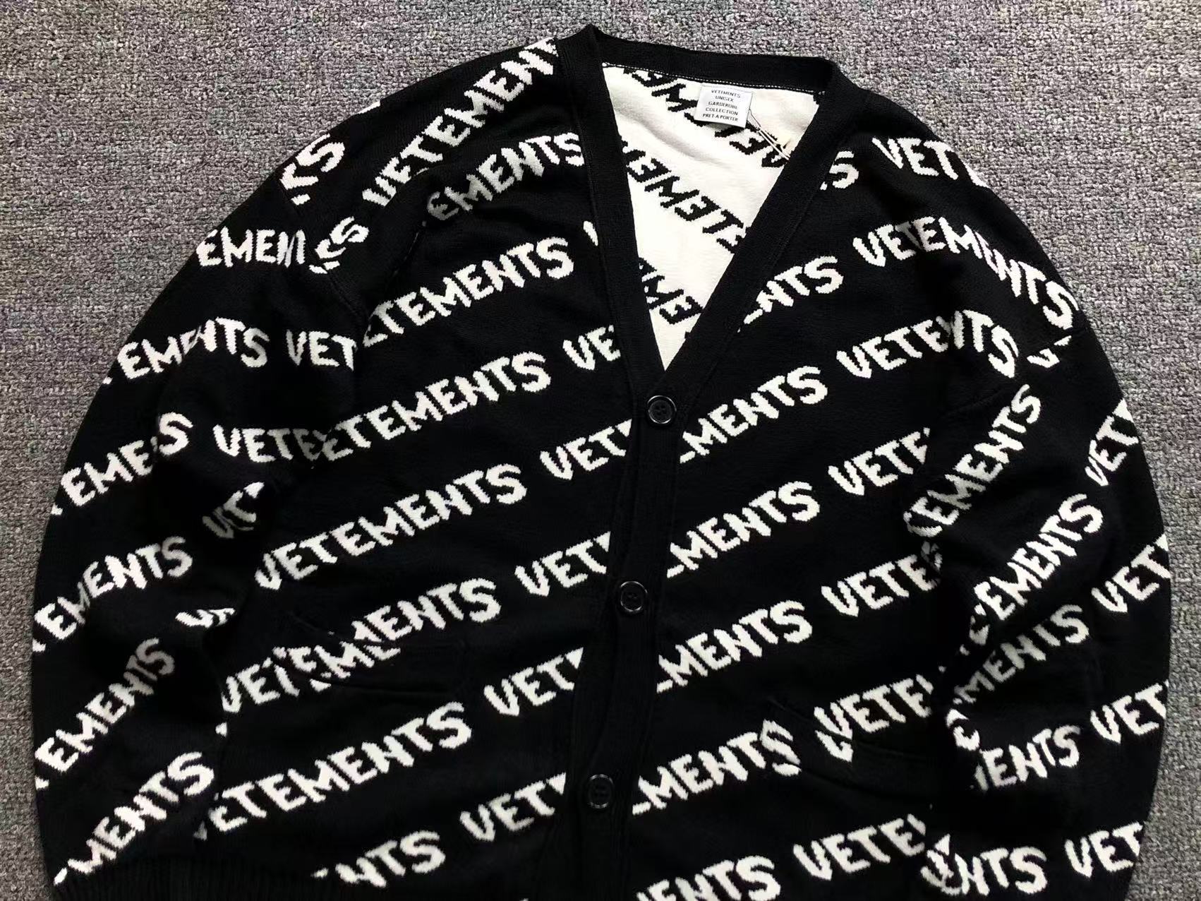 V - SWEATER