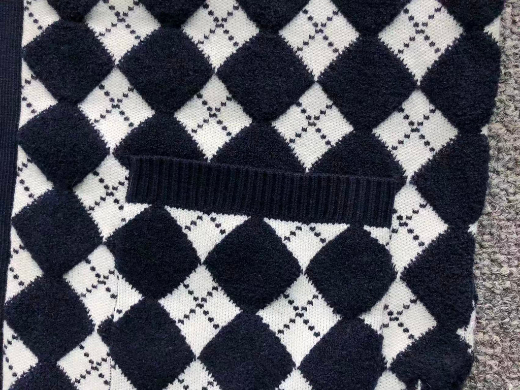 T - SWEATER