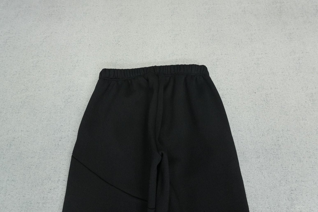 S - SWEATPANTS