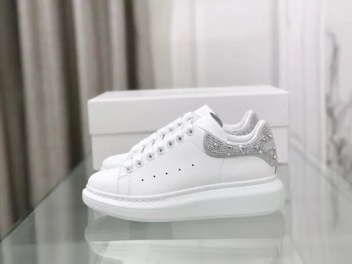 A - SNEAKERS