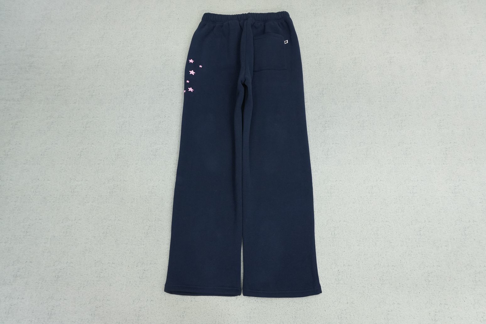 B - SWEATPANTS