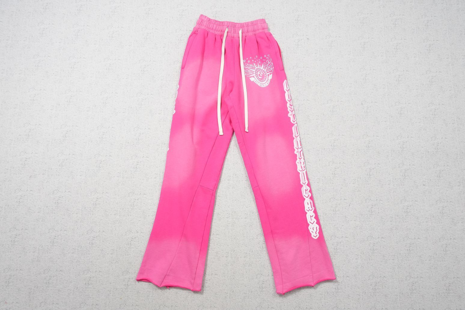 L - SWEATPANTS