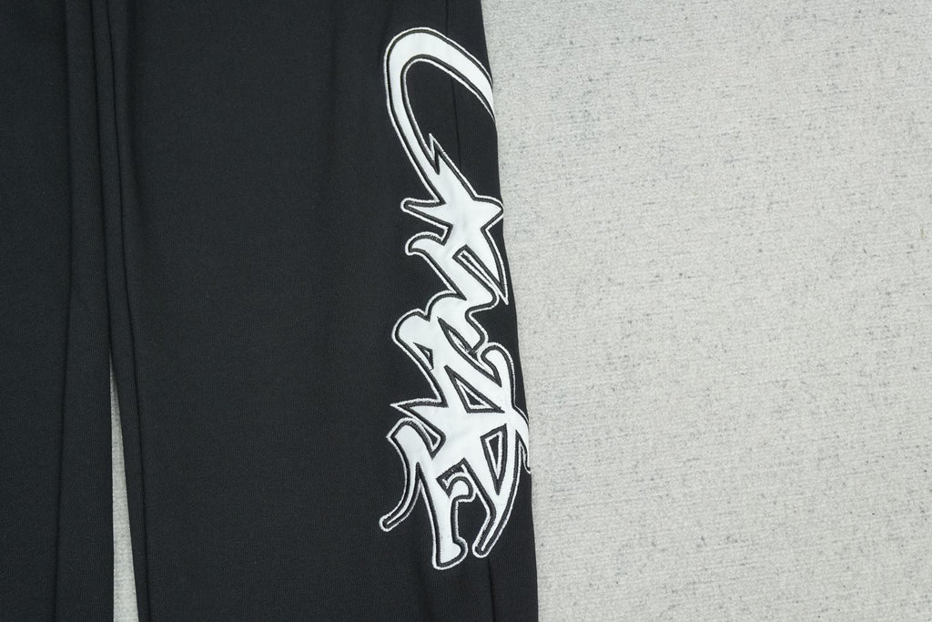 C - SWEATPANTS