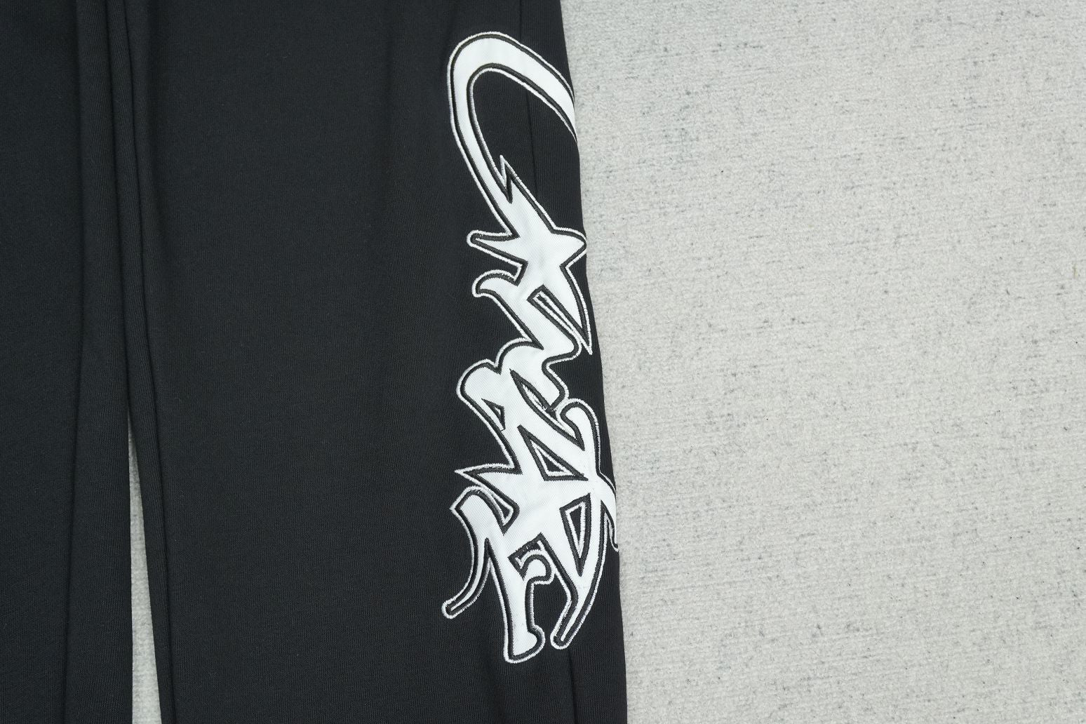 C - SWEATPANTS