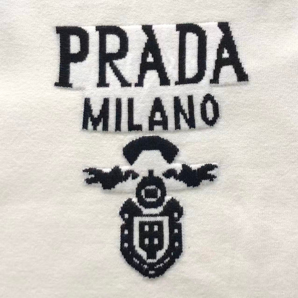 P - SWEATER