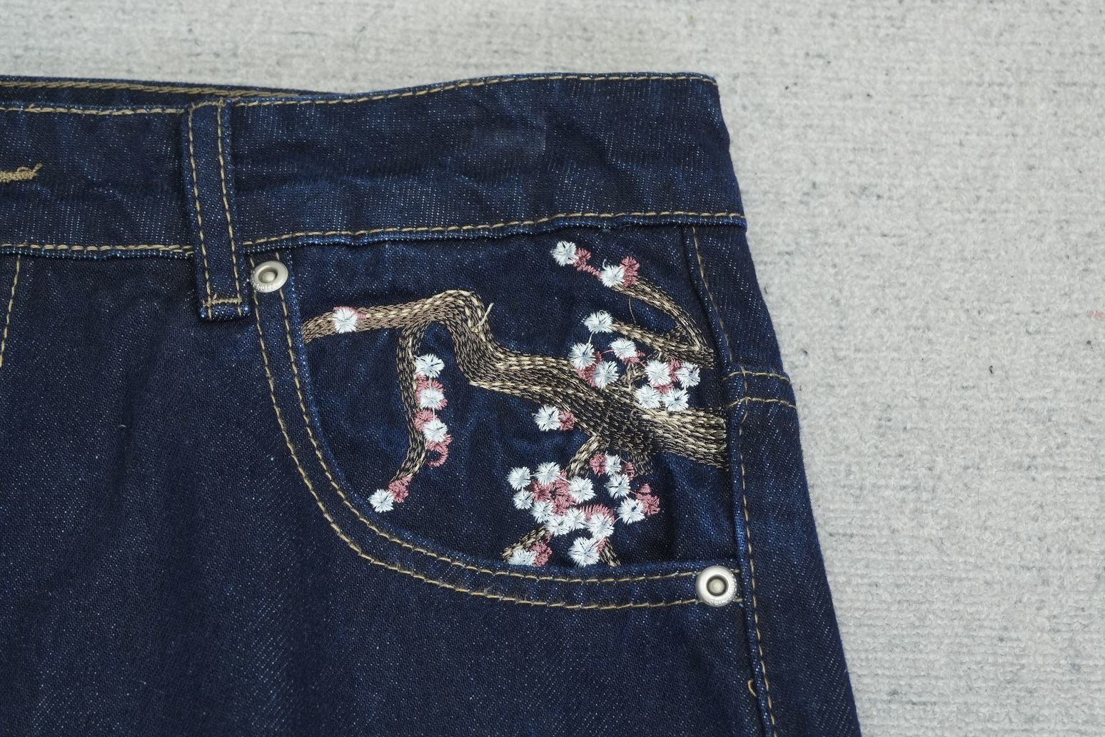 D - JEANS