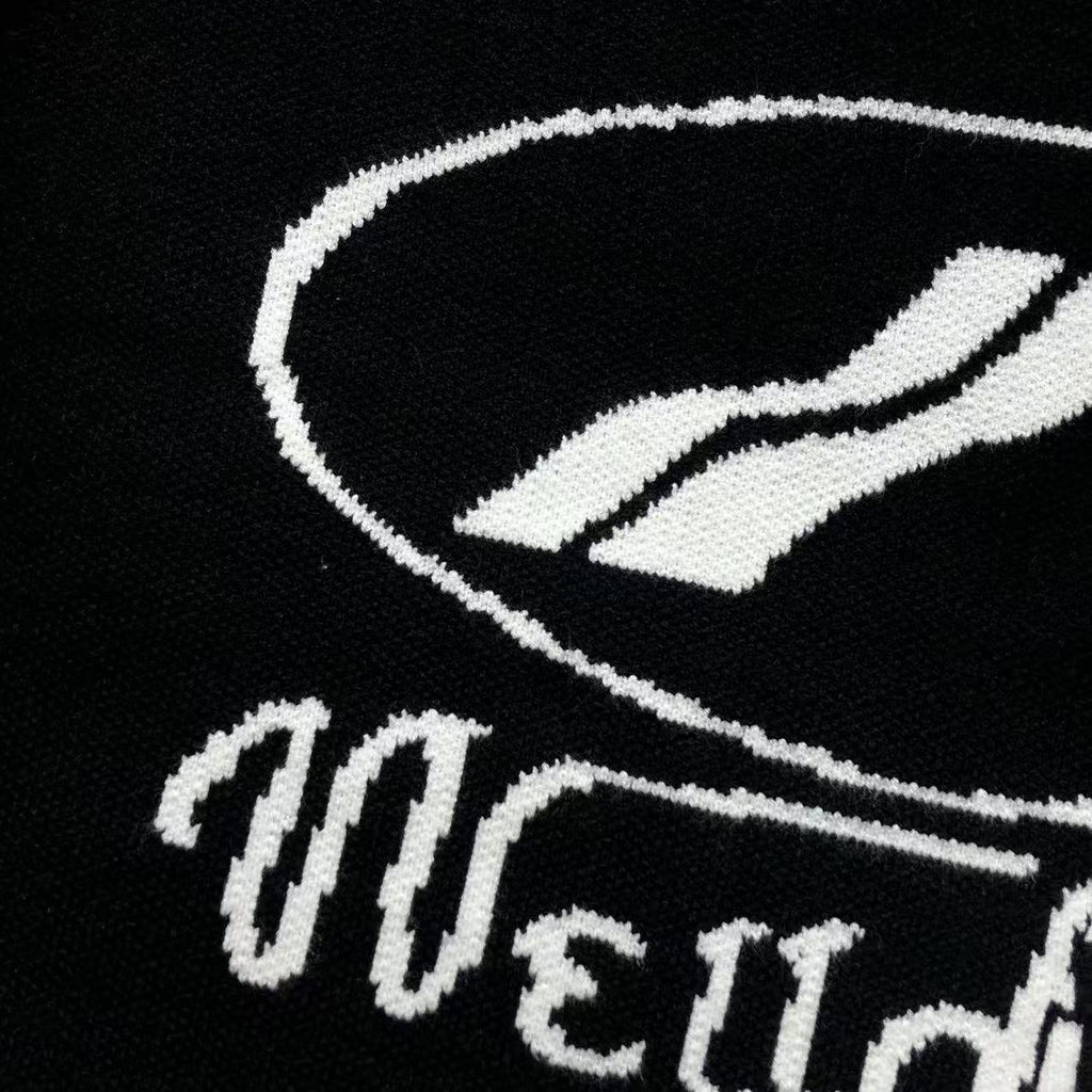 W - SWEATER
