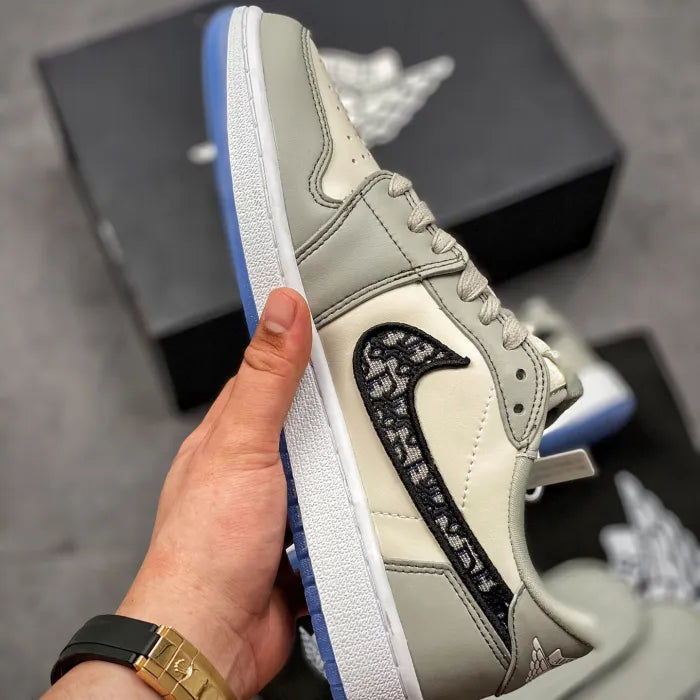 N - SNEAKERS