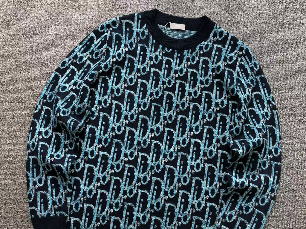 D - SWEATER
