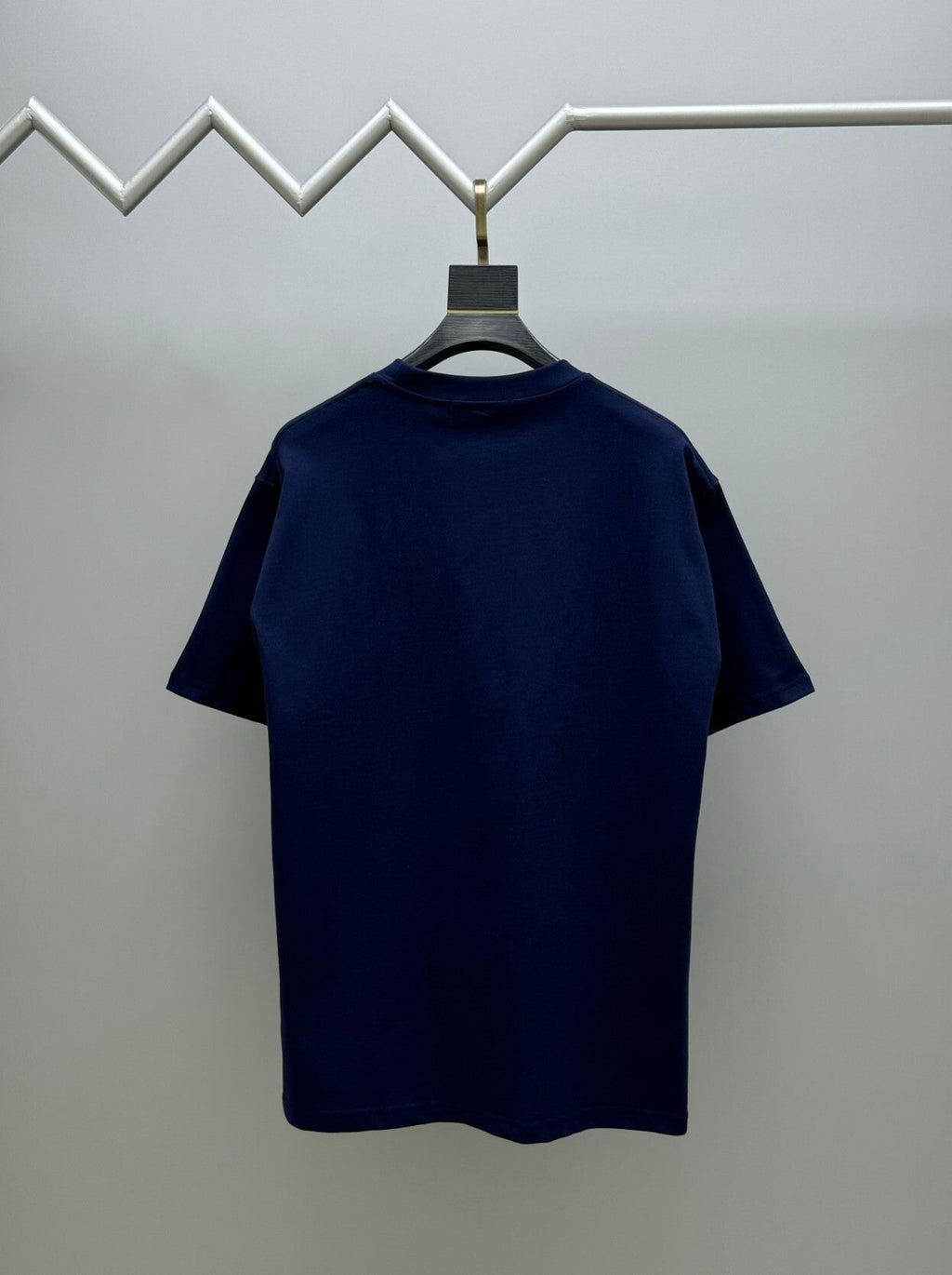 V - TSHIRT