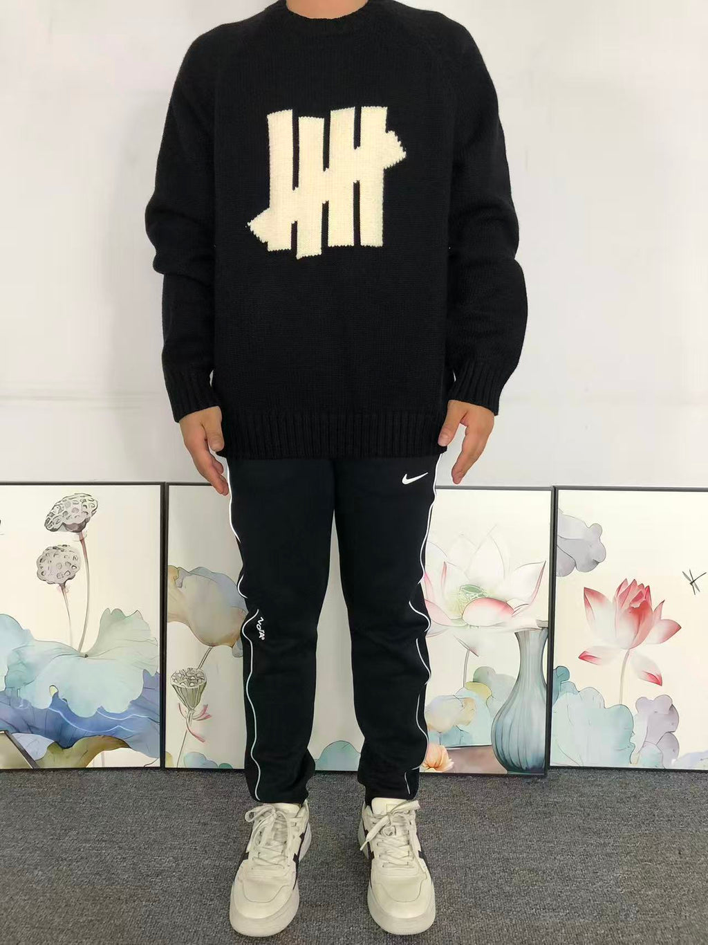 U - SWEATER