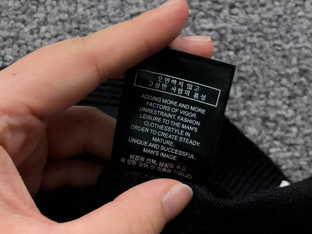 T - SWEATER