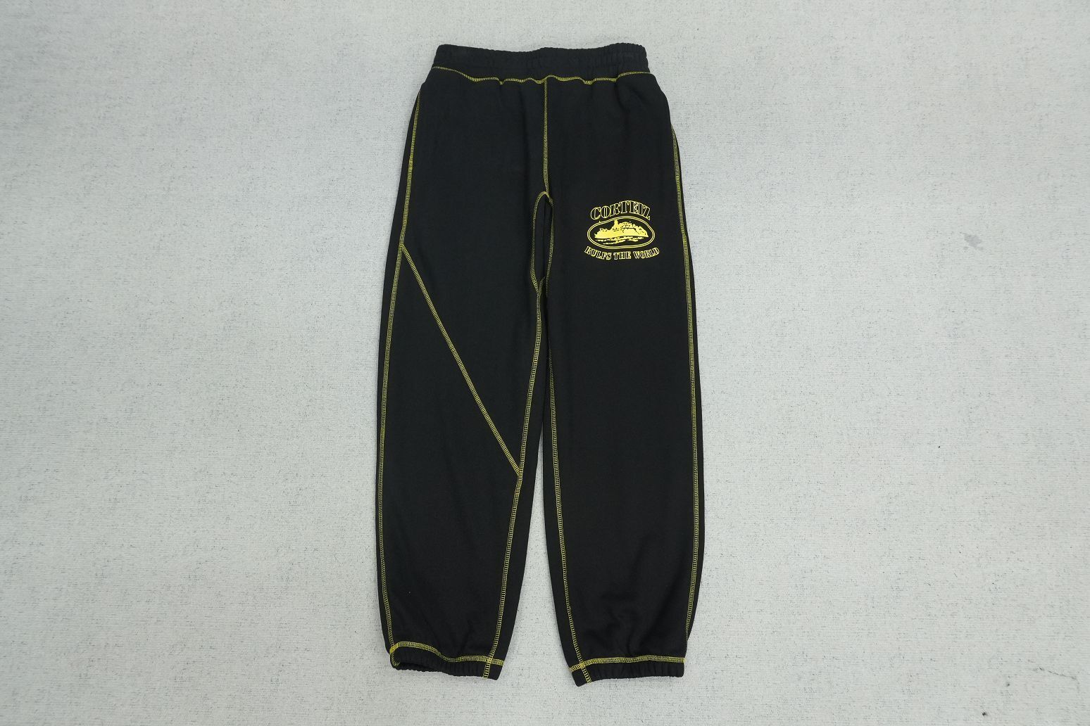 C - SWEATPANTS