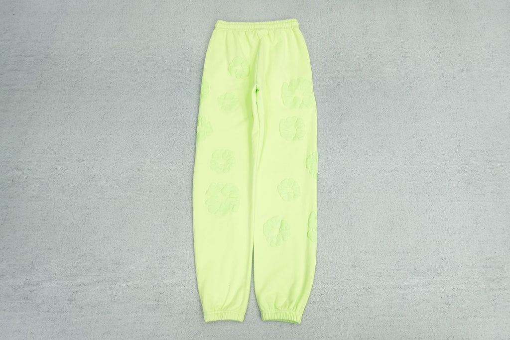 D - SWEATPANTS