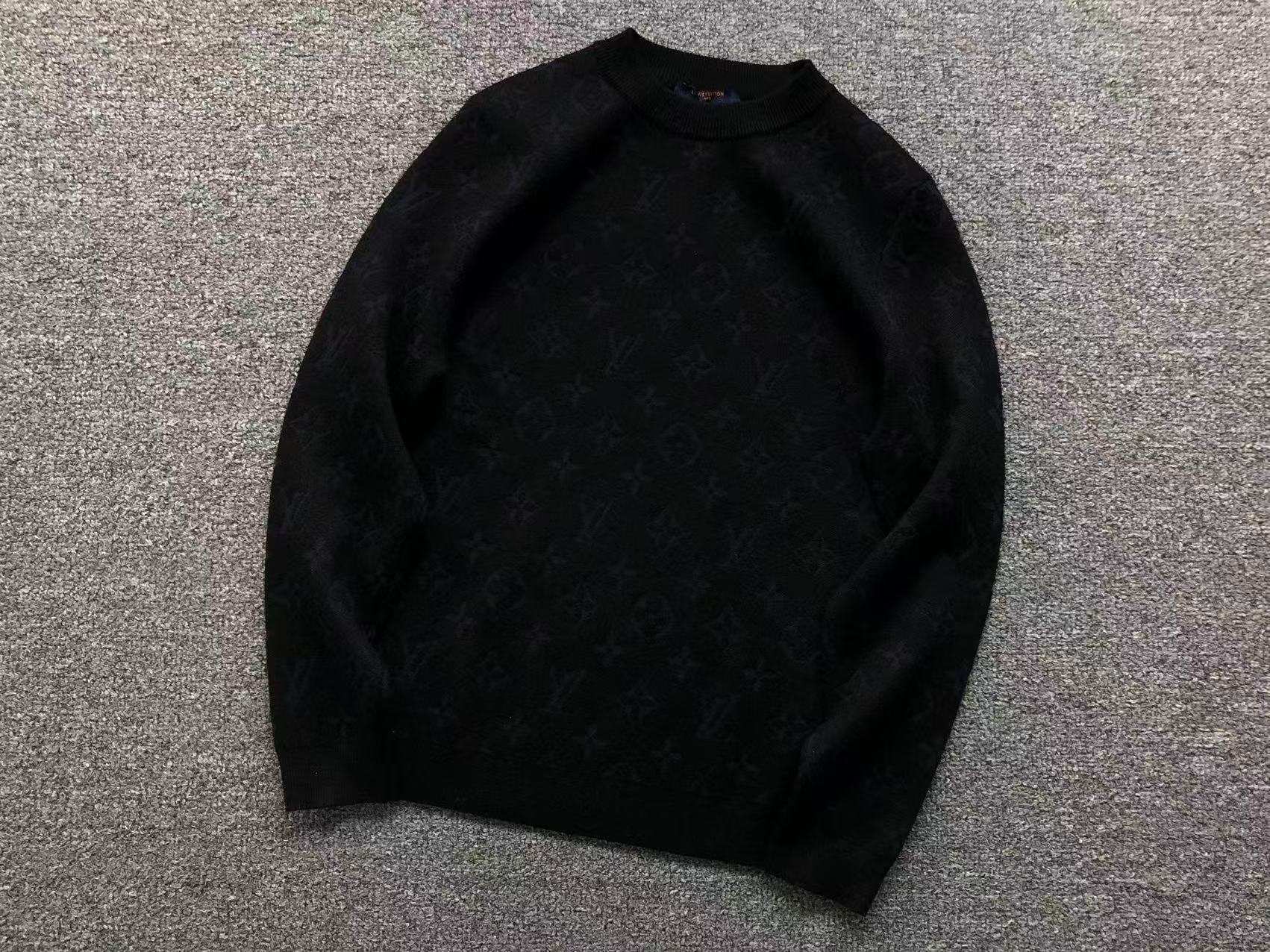 L - SWEATER
