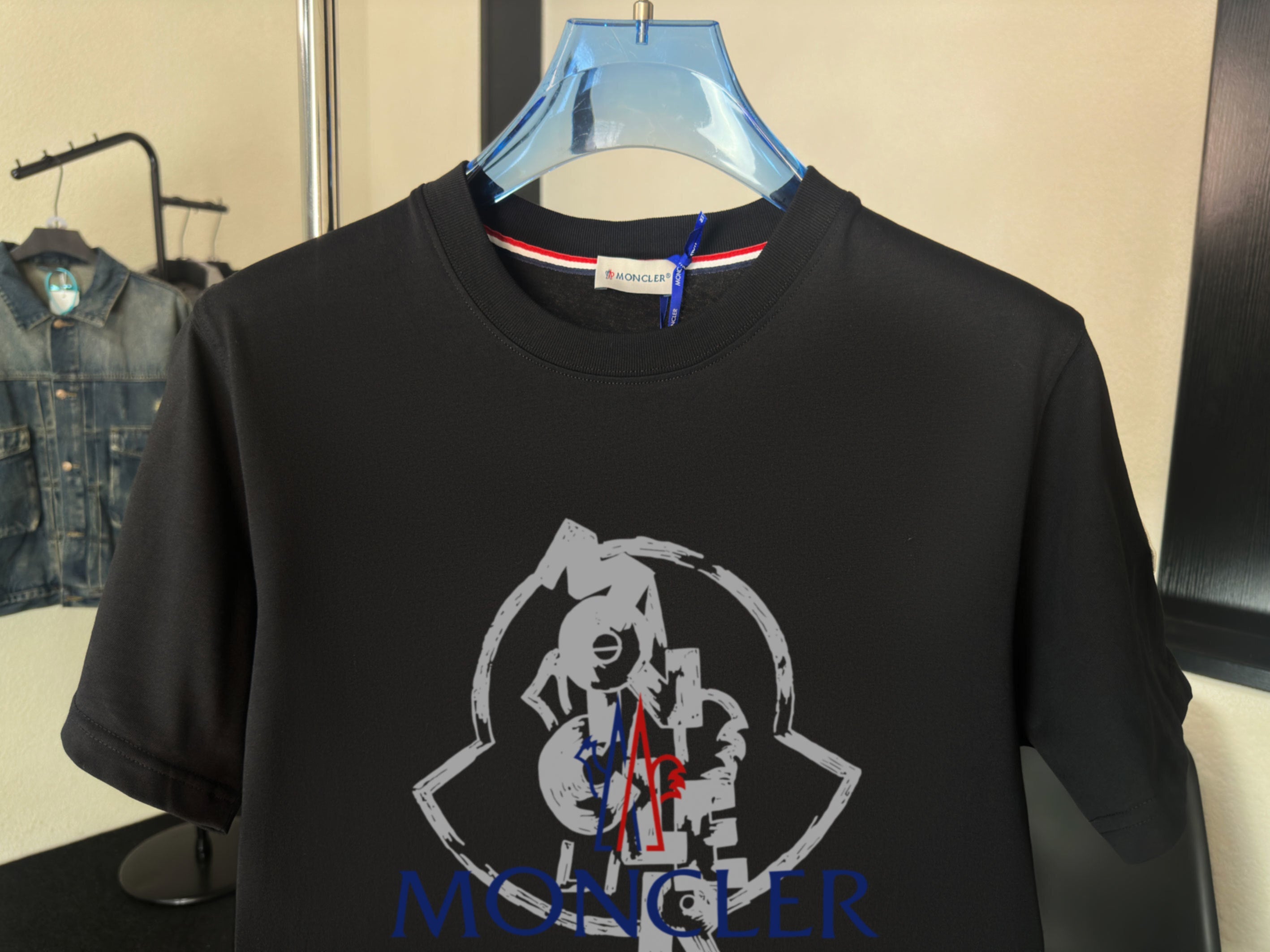 M - TSHIRT