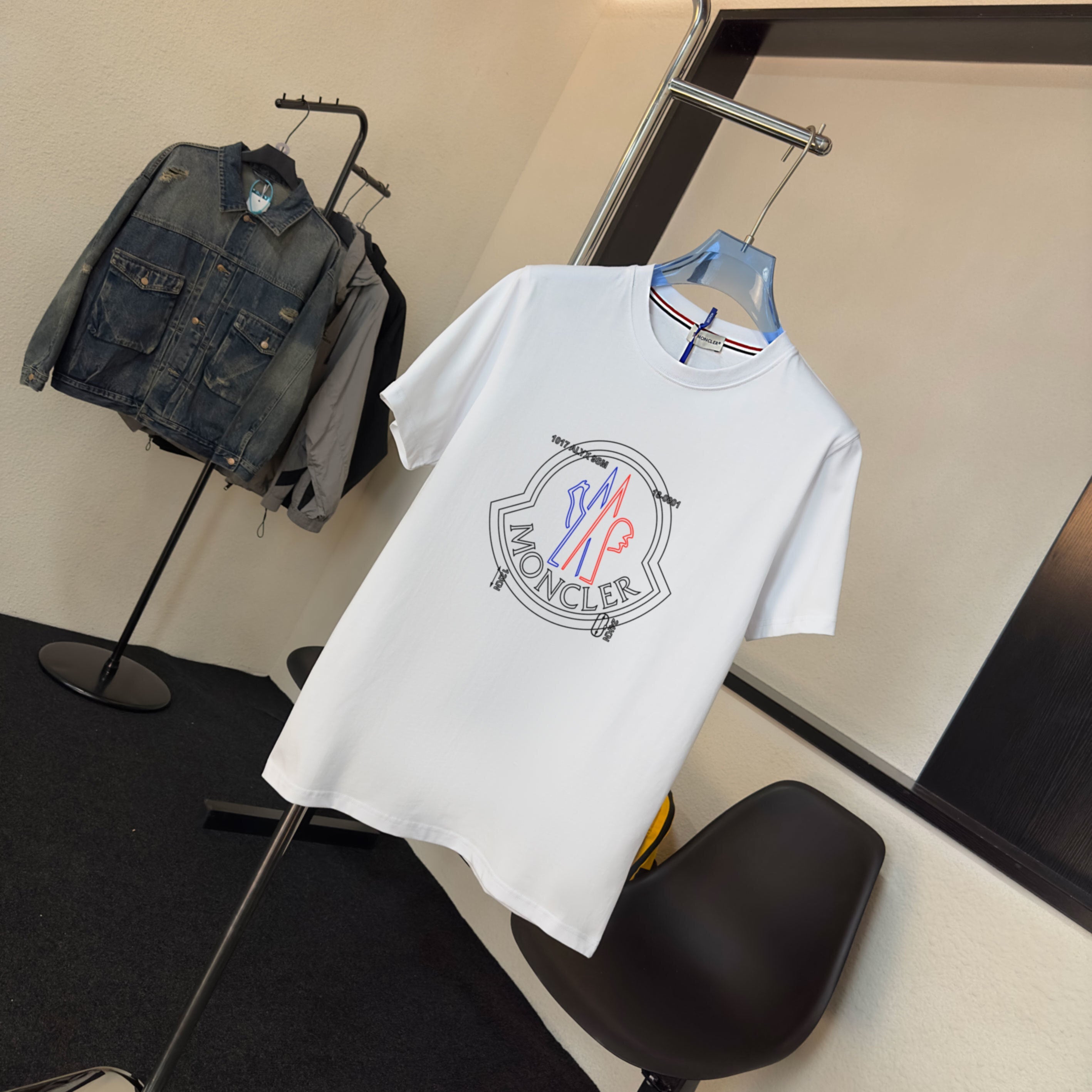 M - TSHIRT