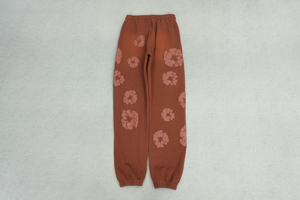 D - SWEATPANTS