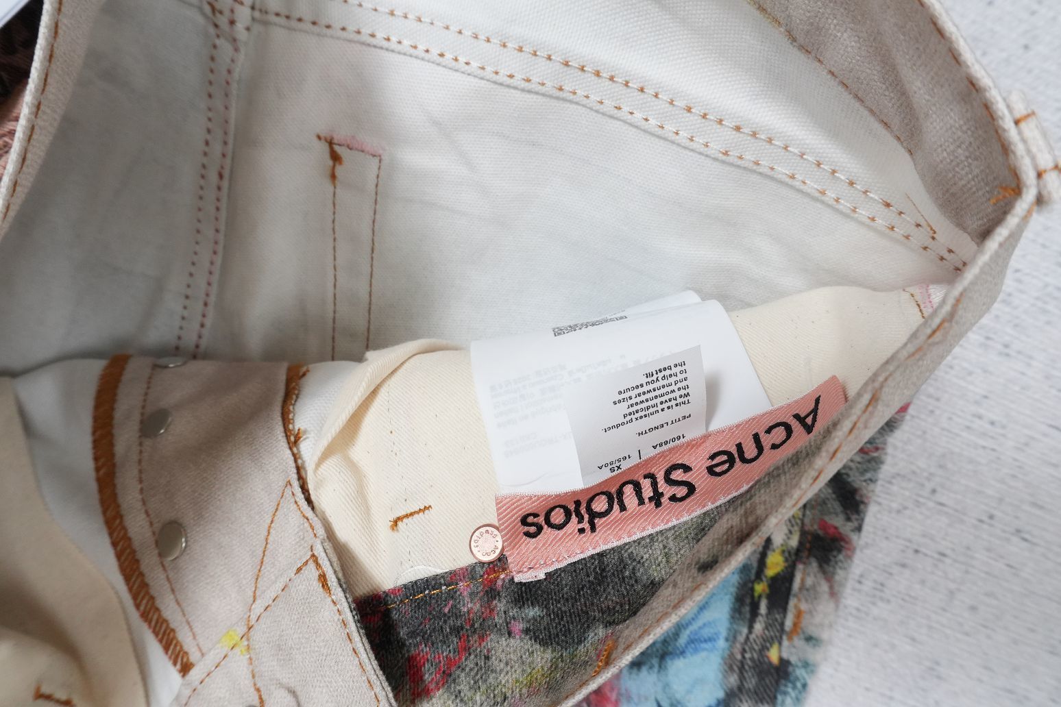 A - JEANS