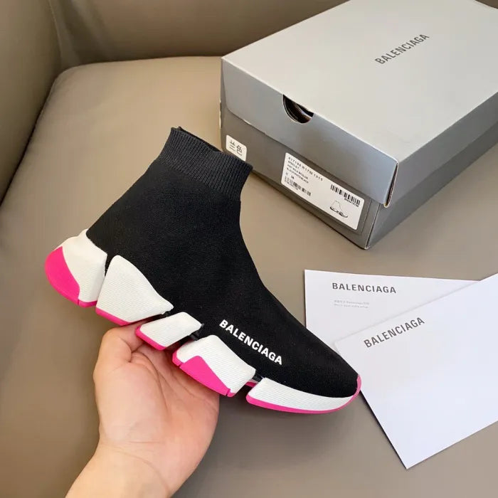 B - SNEAKERS