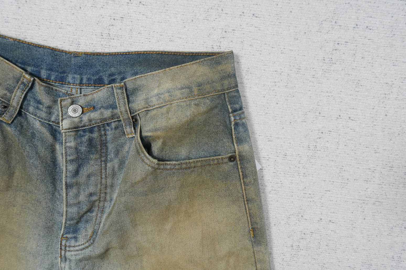 A - JEANS