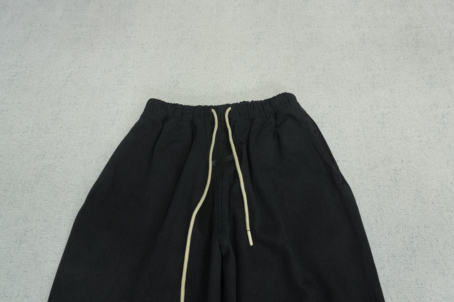 F - SWEATPANTS