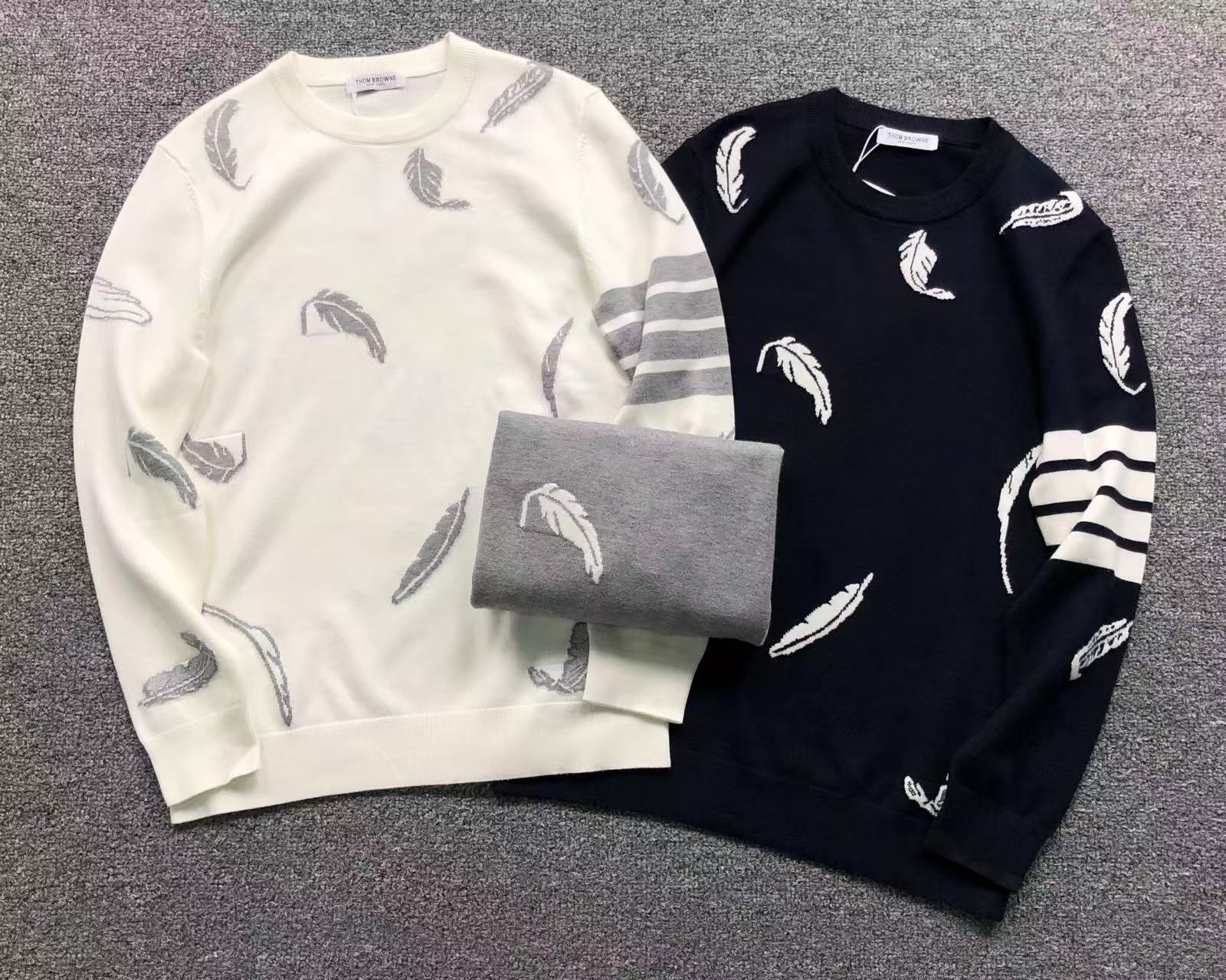 T - SWEATER