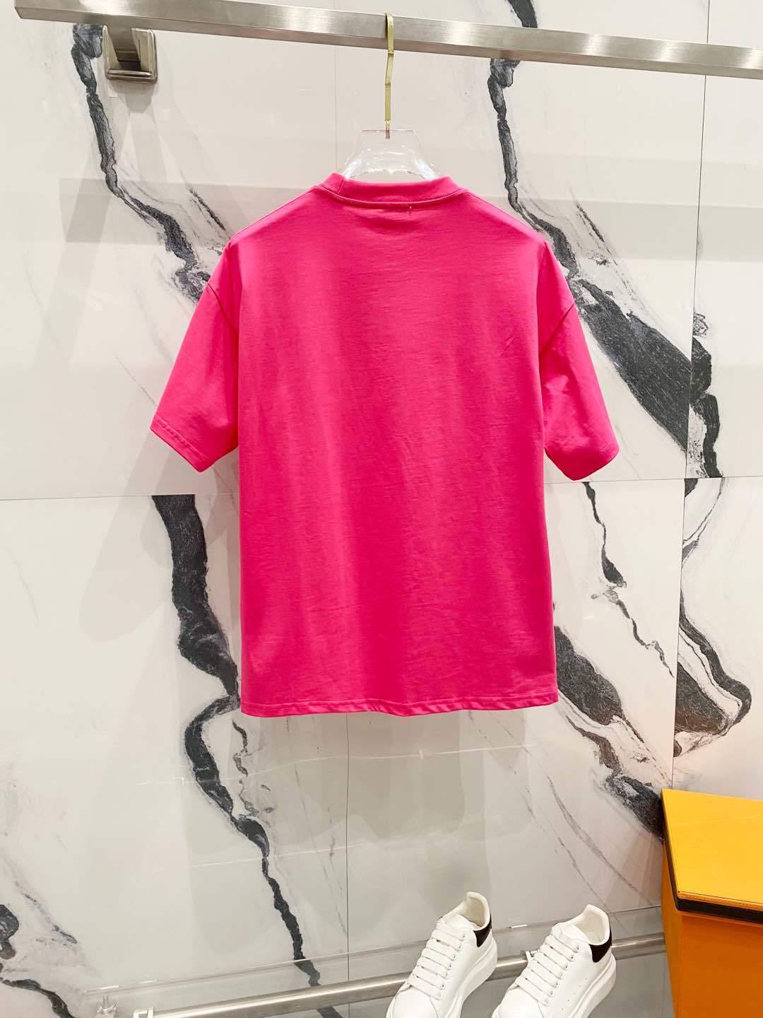 V - TSHIRT
