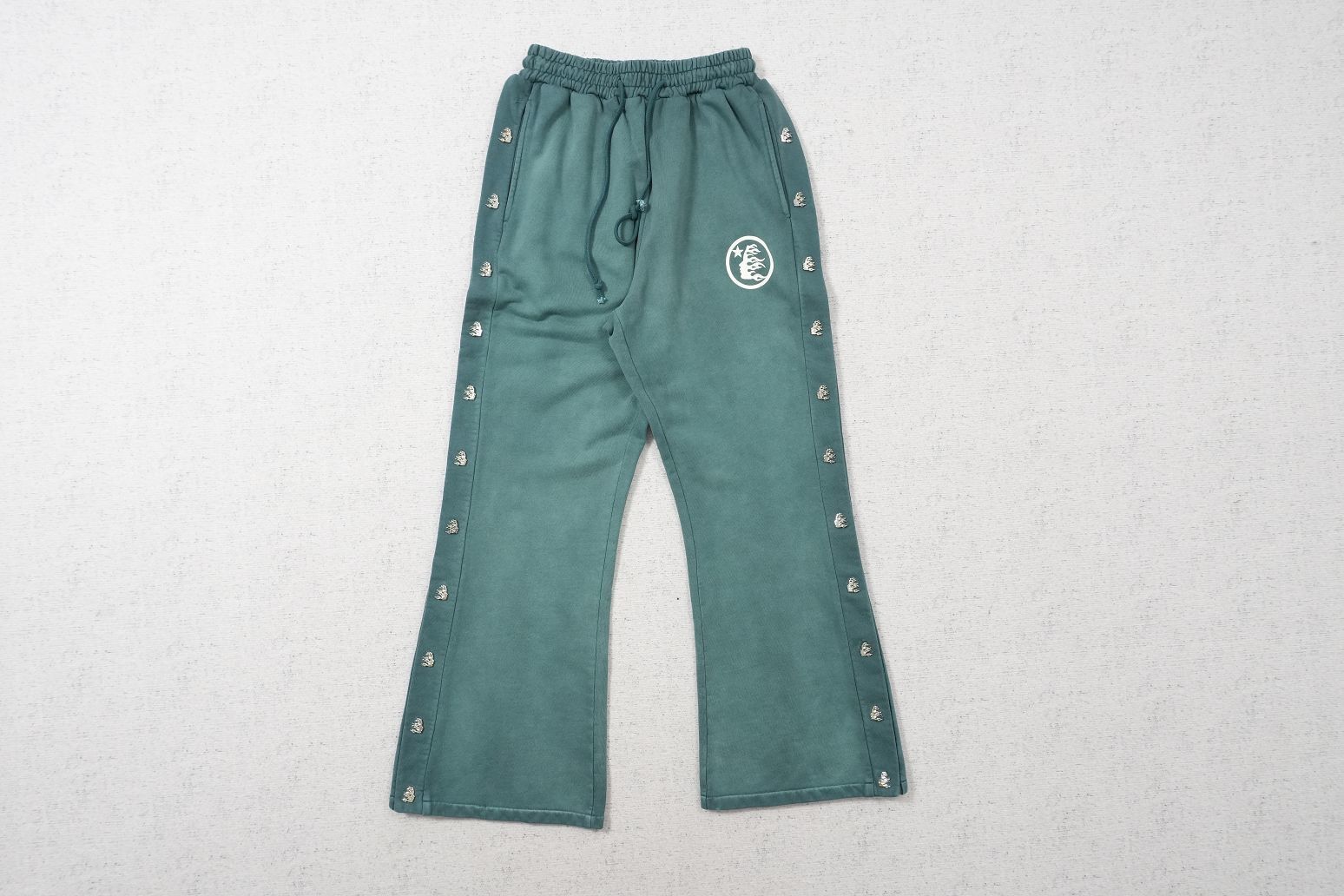 H - SWEATPANTS