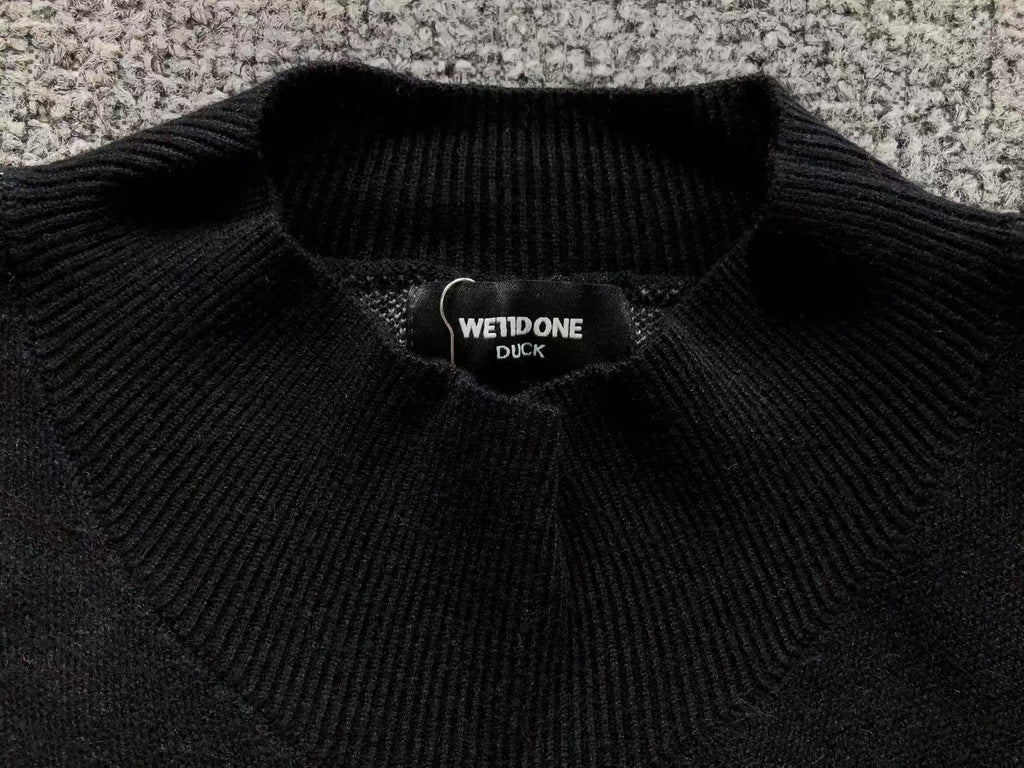 W - SWEATER
