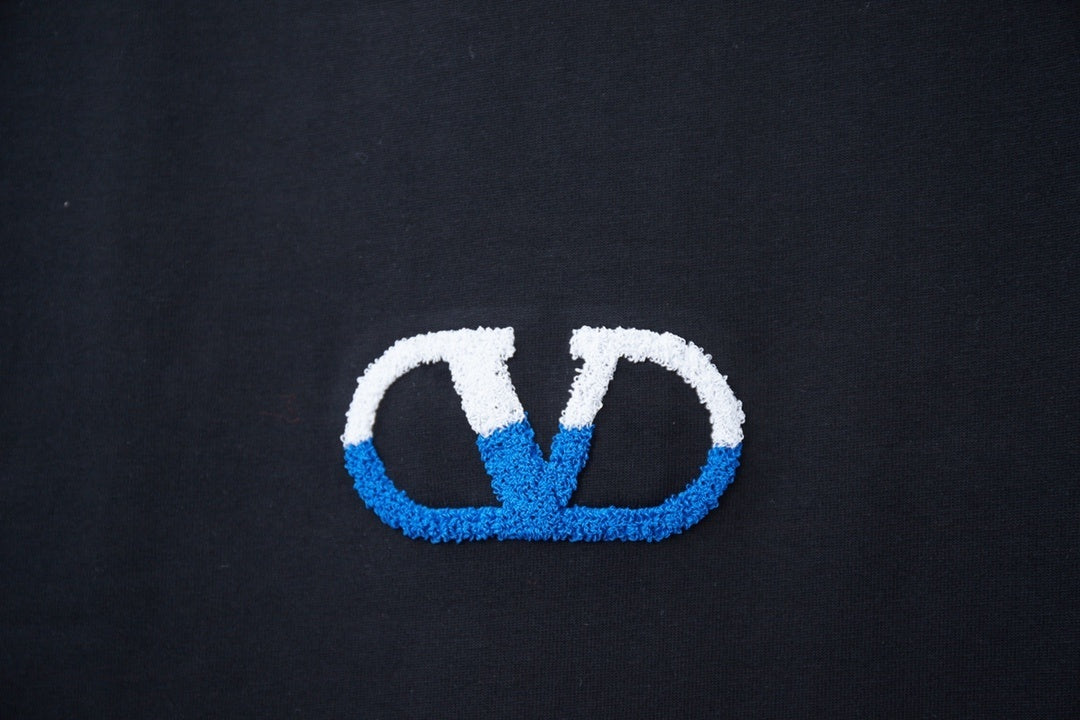 V - TSHIRT