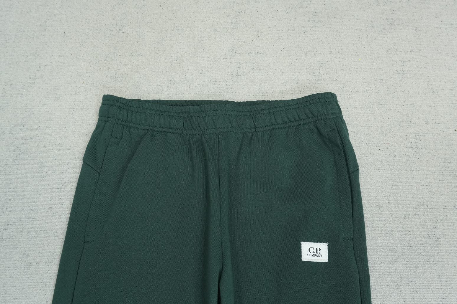 C - SWEATPANTS