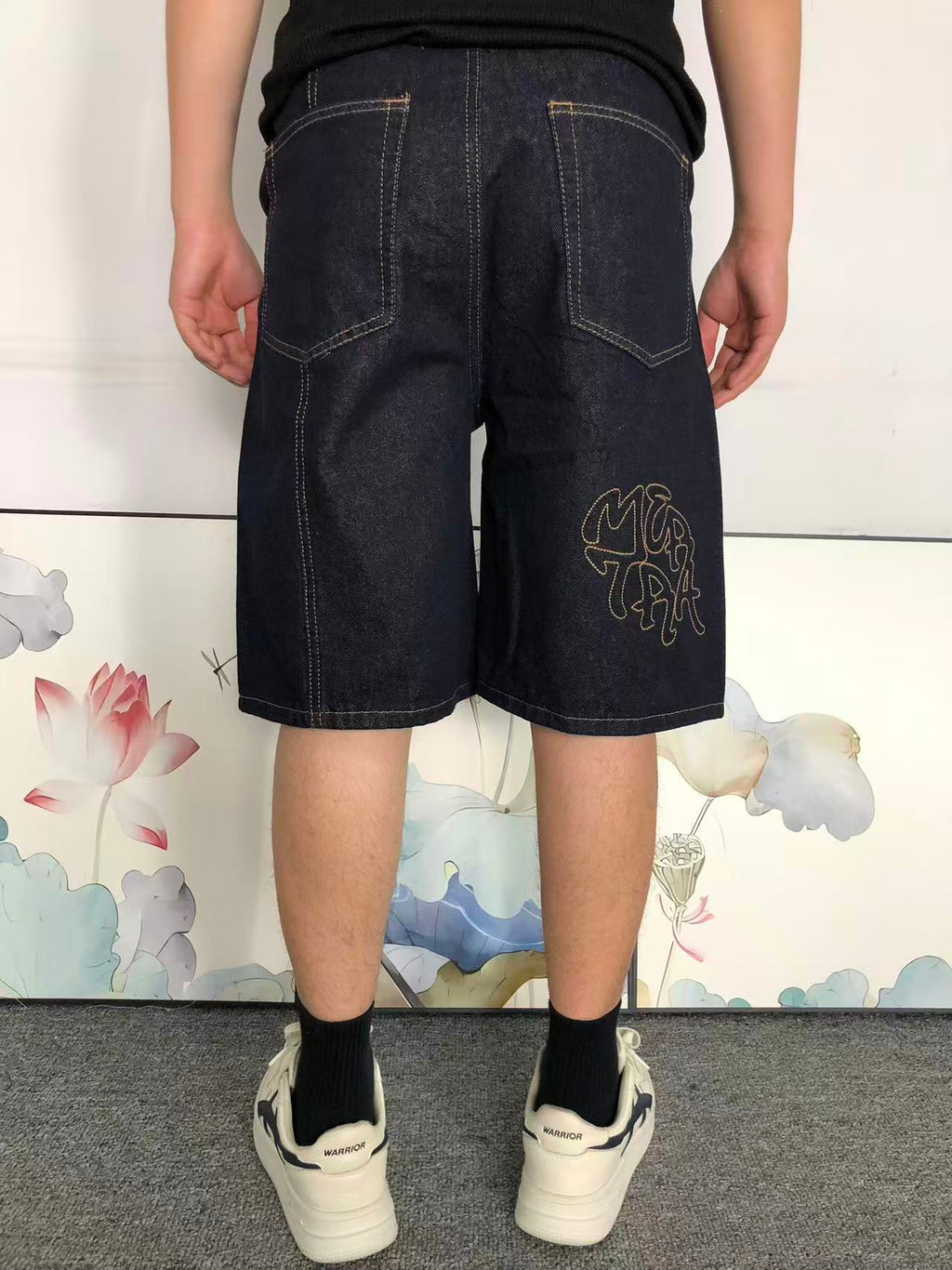 M - SHORTS