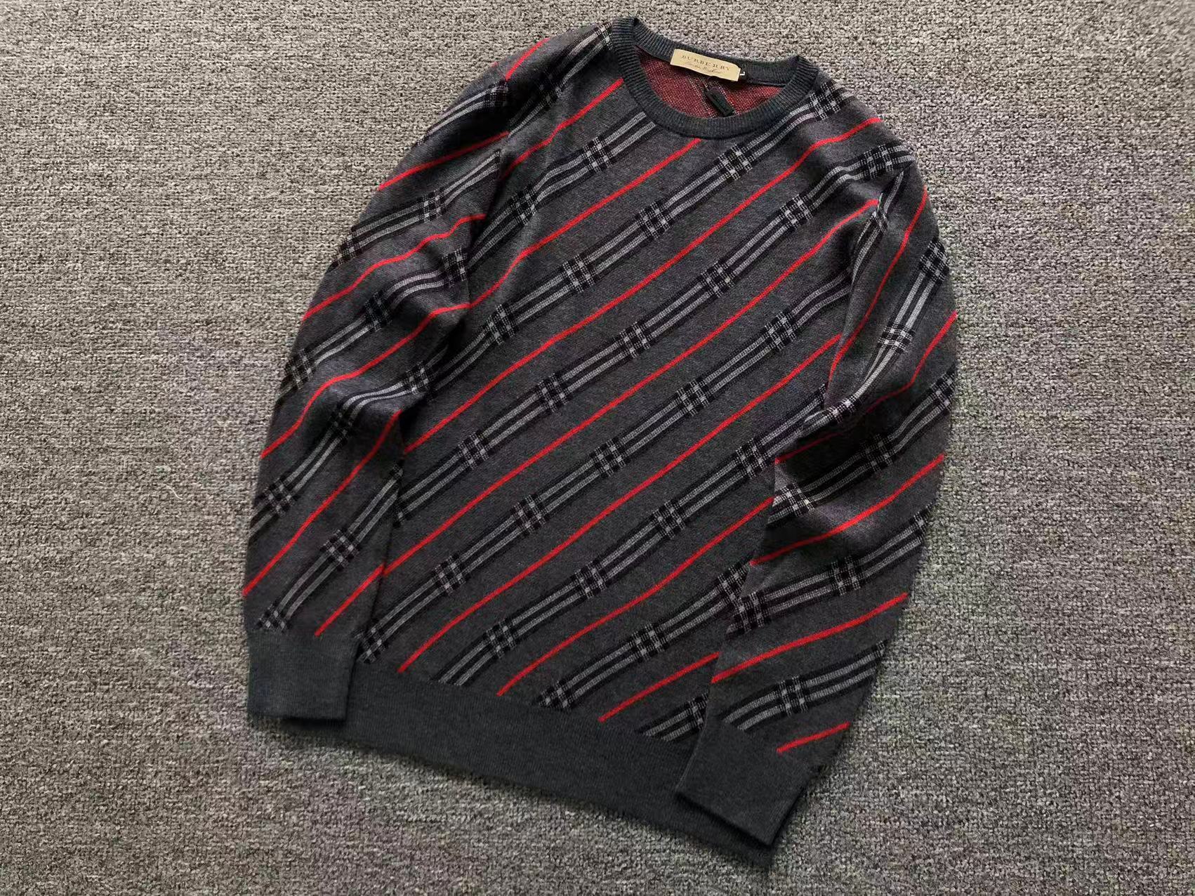 B - SWEATER