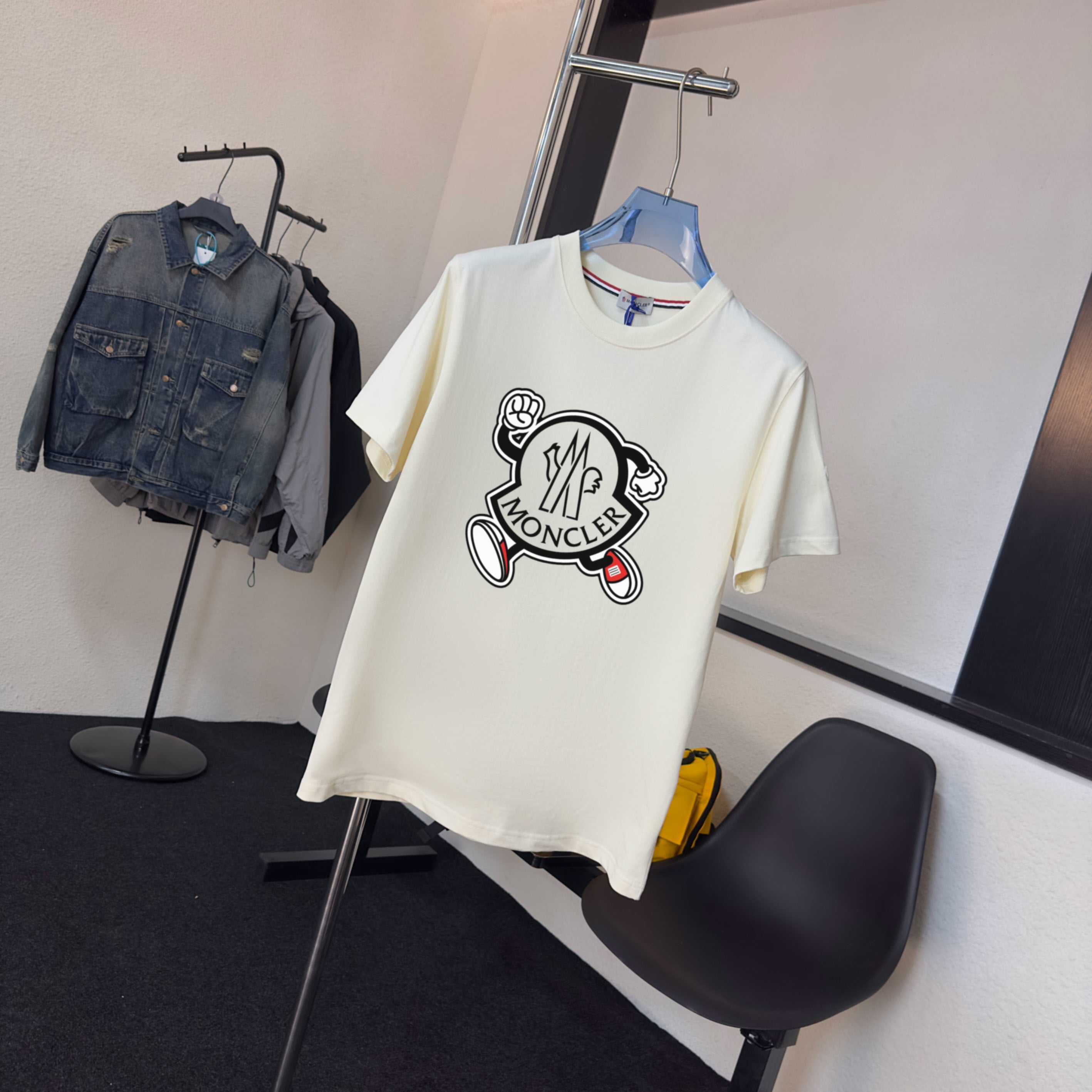 M - TSHIRT