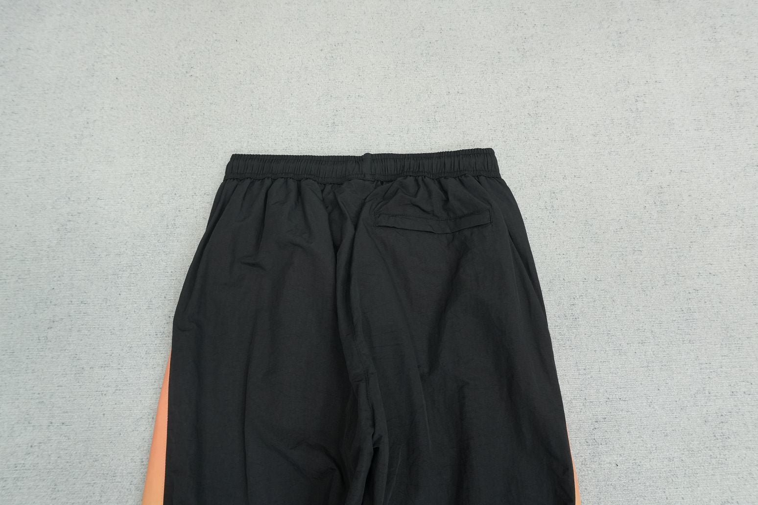 C - SWEATPANTS