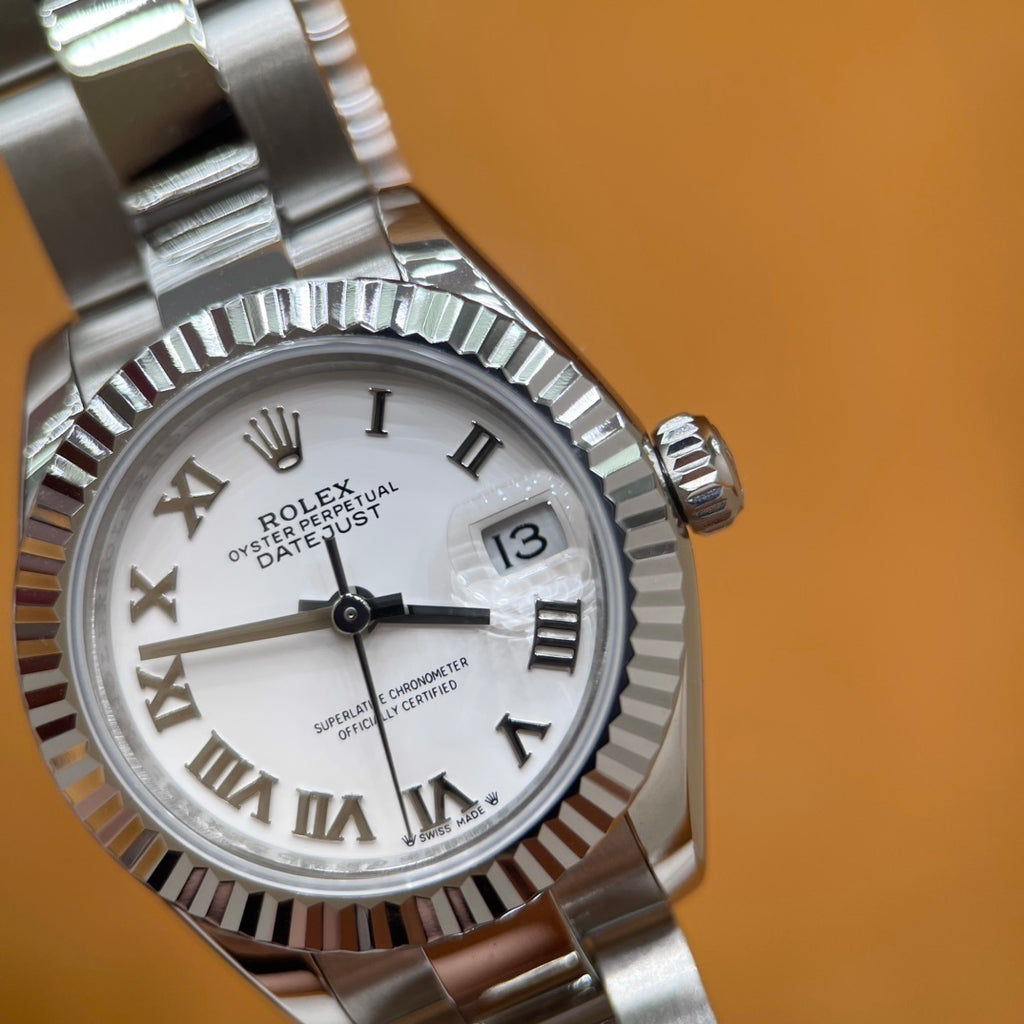 M - Watch